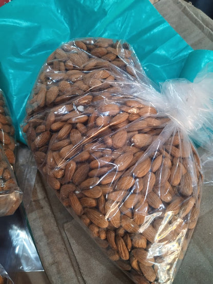 ALMONDS 1 Kg